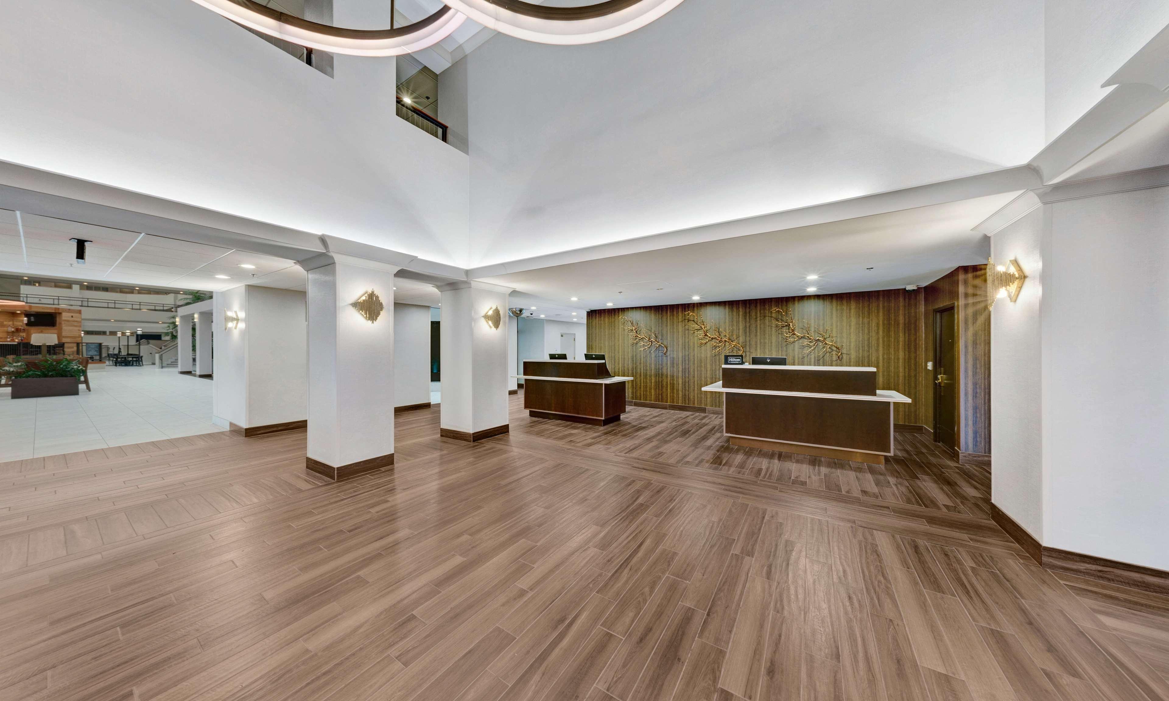 Embassy Suites By Hilton Milwaukee Brookfield Exterior foto