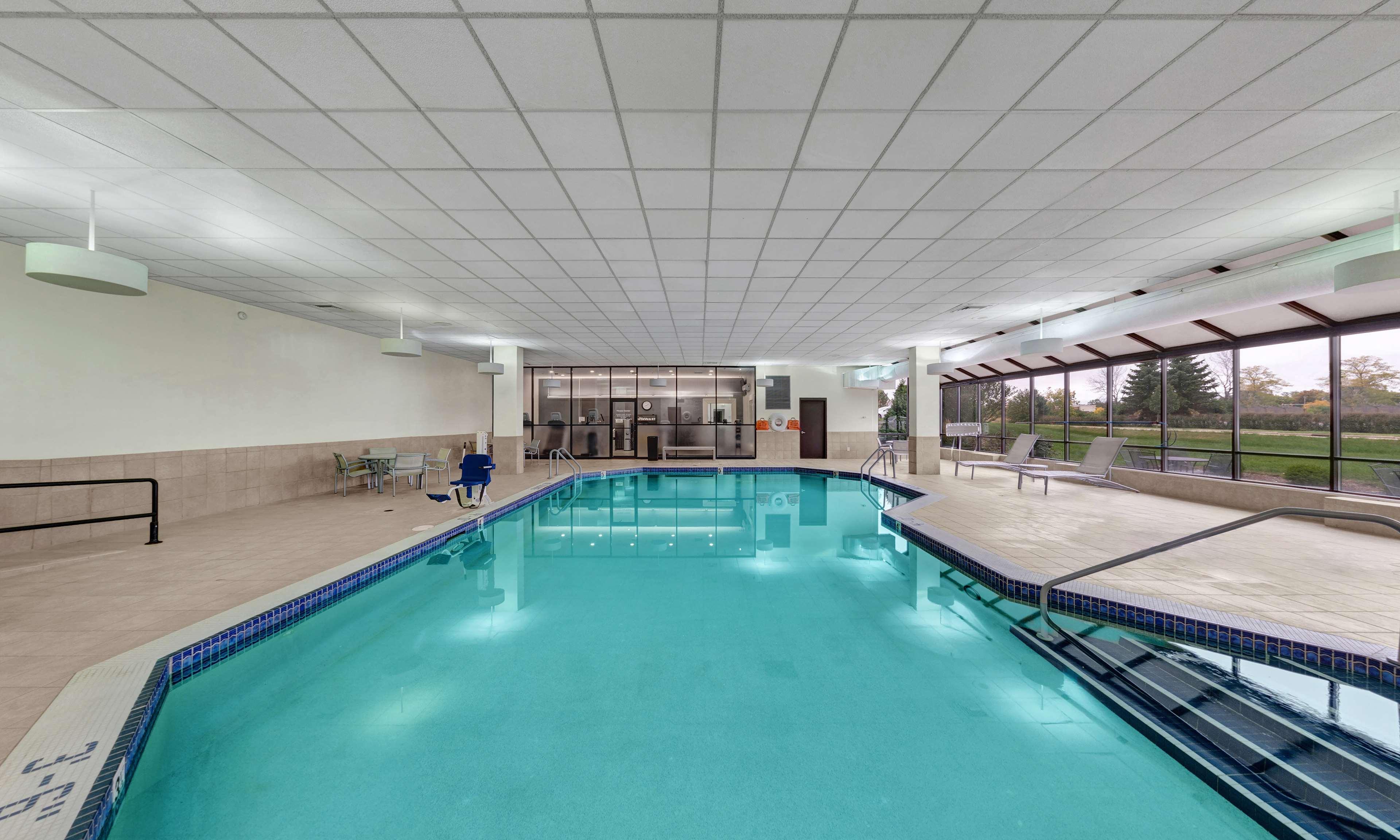 Embassy Suites By Hilton Milwaukee Brookfield Exterior foto