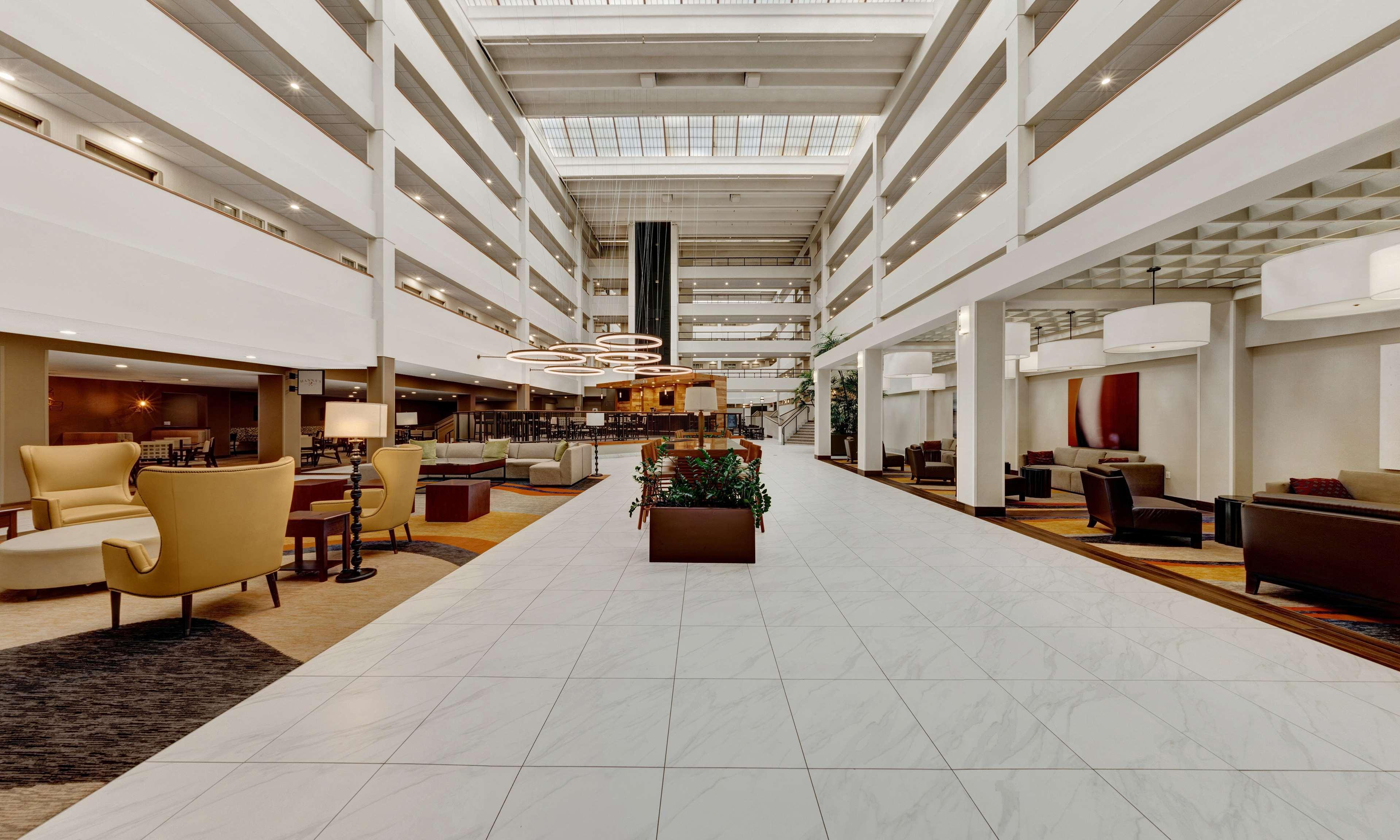 Embassy Suites By Hilton Milwaukee Brookfield Exterior foto